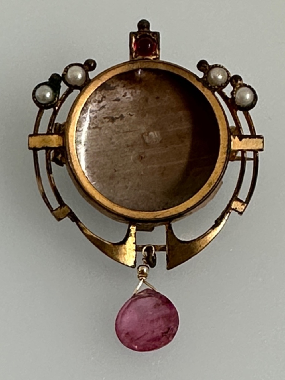 NOUVEAU 10k Gold Brooch amethyst Drop